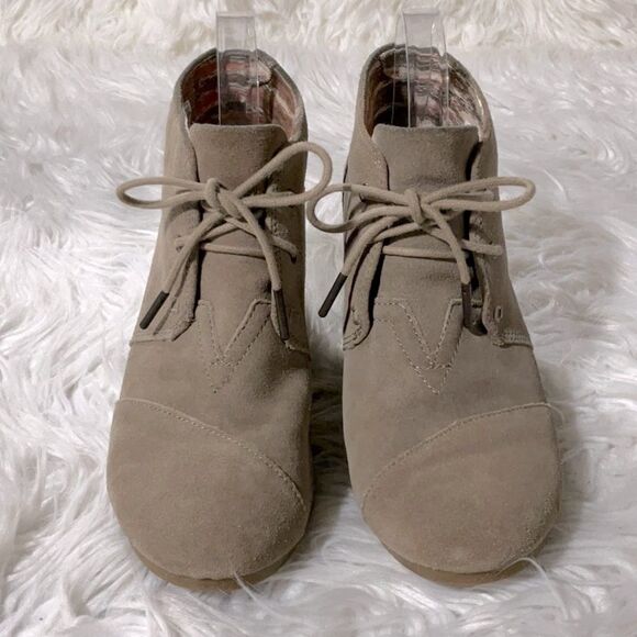 TOMS wedge booties suede lace up beige 740817 women’s sz 8 - Picture 2 of 11